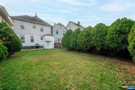 30 E 2nd Street Clifton NJ 07011