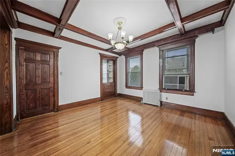 30 E 2nd Street Clifton NJ 07011