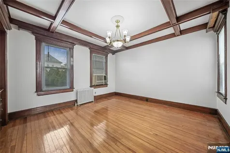 30 E 2nd Street Clifton NJ 07011
