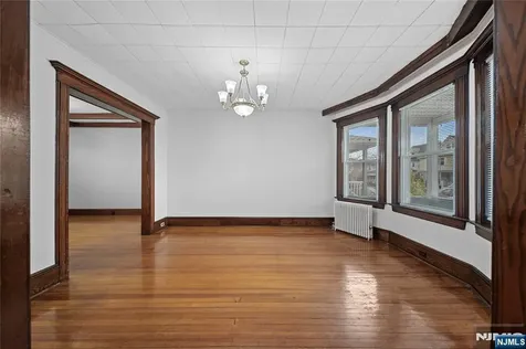 30 E 2nd Street Clifton NJ 07011