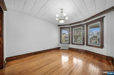 30 E 2nd Street Clifton NJ 07011