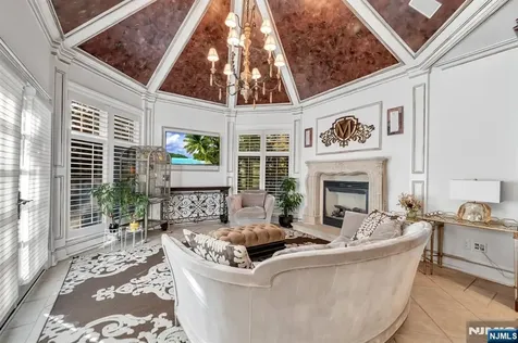 46 Partridge Hill Upper Saddle River NJ 07458