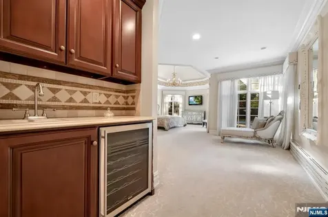 46 Partridge Hill Upper Saddle River NJ 07458