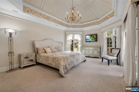 46 Partridge Hill Upper Saddle River NJ 07458