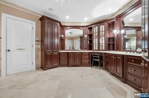 46 Partridge Hill Upper Saddle River NJ 07458