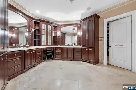 46 Partridge Hill Upper Saddle River NJ 07458