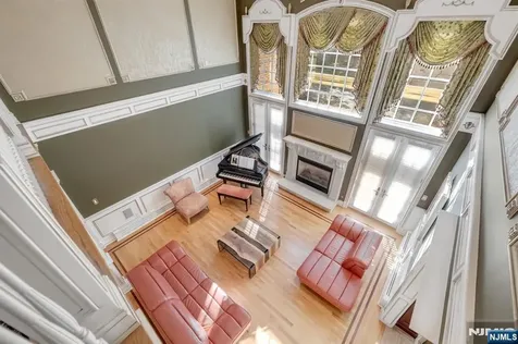 46 Partridge Hill Upper Saddle River NJ 07458