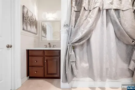 46 Partridge Hill Upper Saddle River NJ 07458