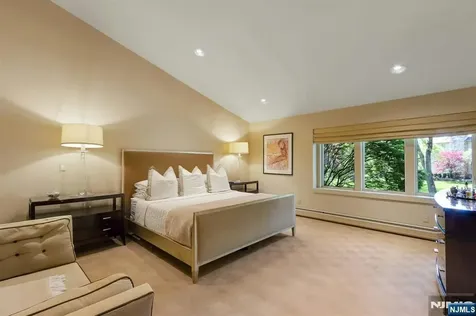 100 Dyer Court Norwood NJ 07648
