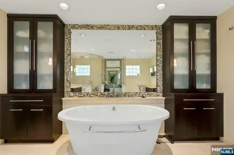 100 Dyer Court Norwood NJ 07648