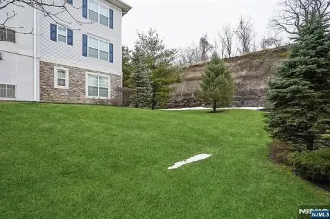 4 Slate Court Woodland Park NJ 07424