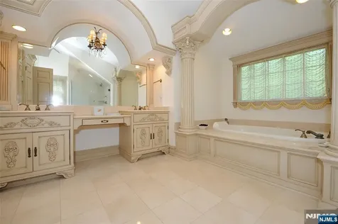 273 Joshua Lane Wyckoff NJ 07481