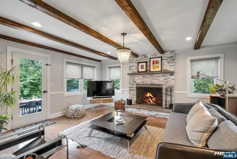 80 Harrington Avenue Closter NJ 07624