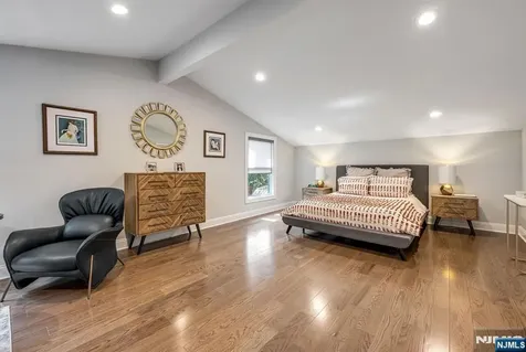 80 Harrington Avenue Closter NJ 07624