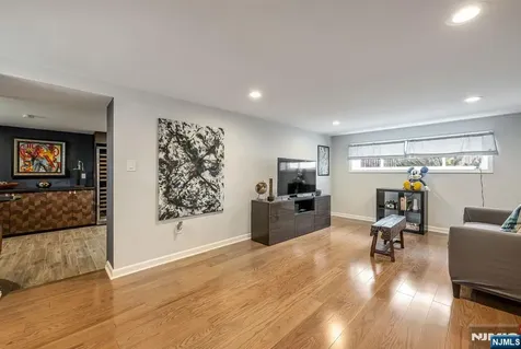 80 Harrington Avenue Closter NJ 07624