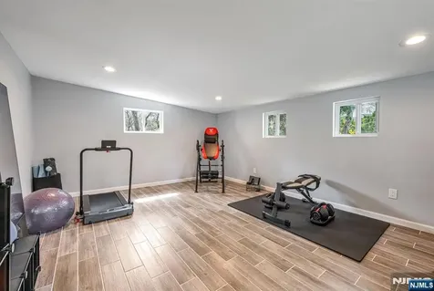 80 Harrington Avenue Closter NJ 07624