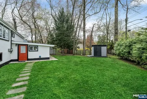 80 Harrington Avenue Closter NJ 07624