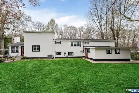 80 Harrington Avenue Closter NJ 07624