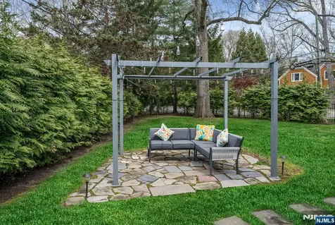 80 Harrington Avenue Closter NJ 07624