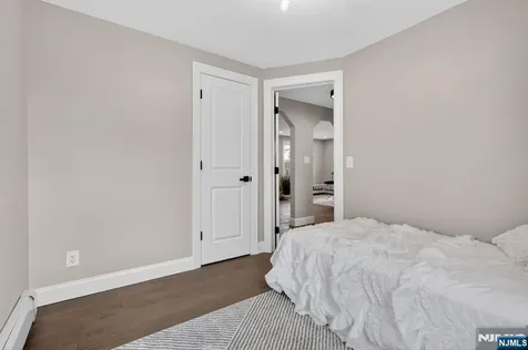 21 Lombardy Place Maplewood NJ 07040