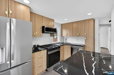 21 Lombardy Place Maplewood NJ 07040