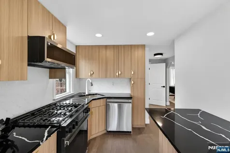 21 Lombardy Place Maplewood NJ 07040