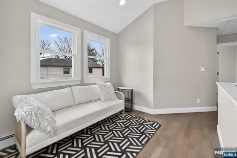 21 Lombardy Place Maplewood NJ 07040