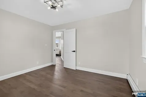 21 Lombardy Place Maplewood NJ 07040