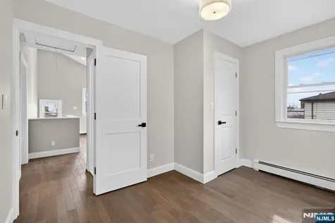 21 Lombardy Place Maplewood NJ 07040