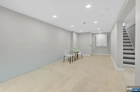21 Lombardy Place Maplewood NJ 07040