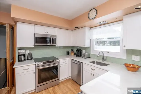 100 Eyland Avenue Roxbury Township NJ 07876