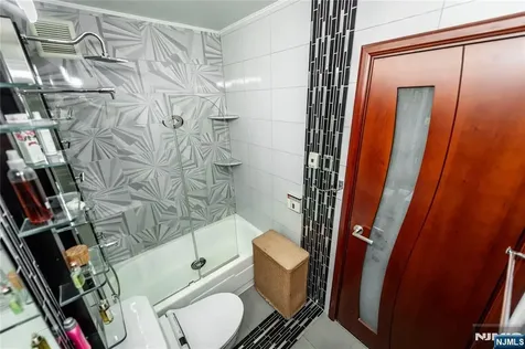 250 Gorge Cliffside Park NJ 07010