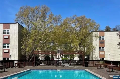 1111 River Edgewater NJ 07020