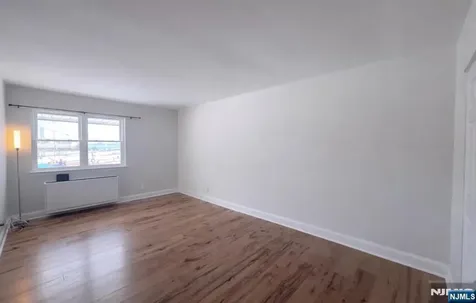 1111 River Edgewater NJ 07020
