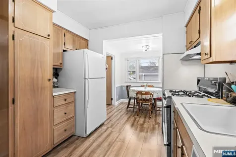 4 Banta Place Bergenfield NJ 07621