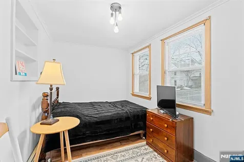 4 Banta Place Bergenfield NJ 07621