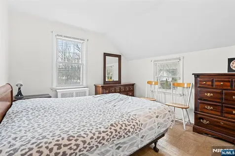 4 Banta Place Bergenfield NJ 07621
