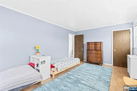 4 Banta Place Bergenfield NJ 07621