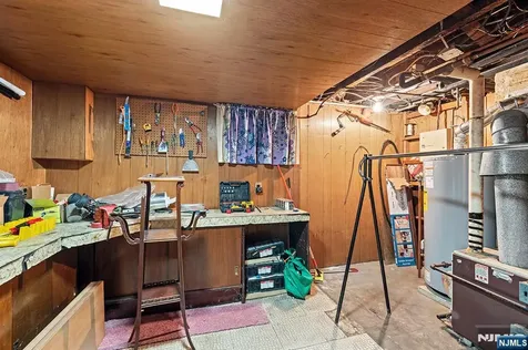 4 Banta Place Bergenfield NJ 07621