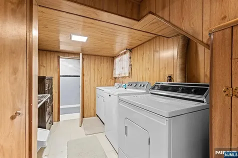 4 Banta Place Bergenfield NJ 07621