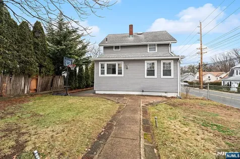 4 Banta Place Bergenfield NJ 07621