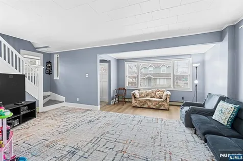 4 Banta Place Bergenfield NJ 07621
