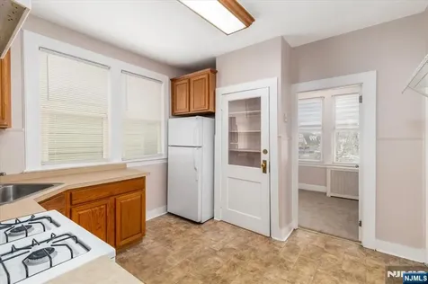 1 4th Street North Arlington NJ 07031