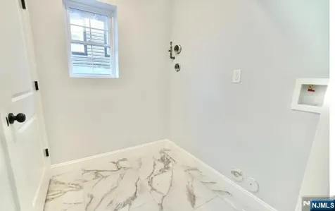 236-238 Keer Avenue Newark NJ 07112