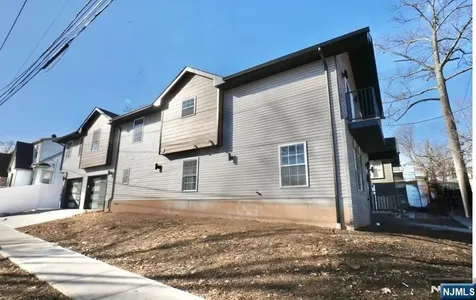 236-238 Keer Avenue Newark NJ 07112