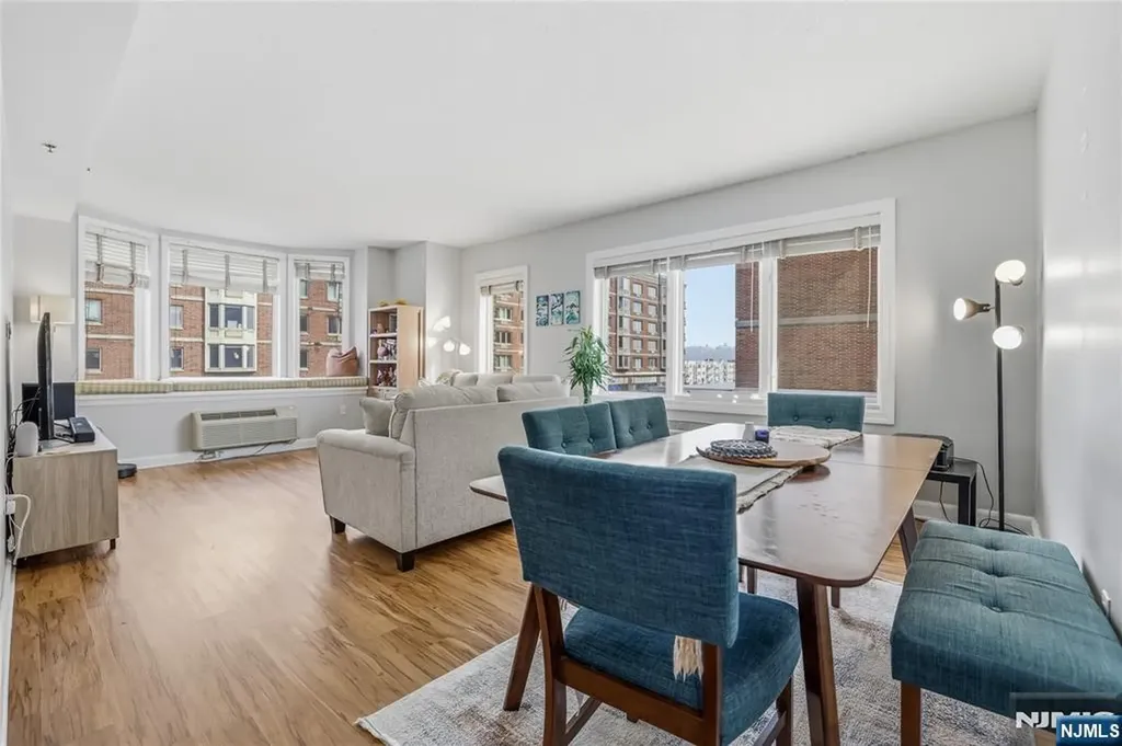 5114 City Place Edgewater NJ 07020