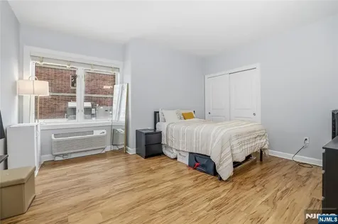 5114 City Place Edgewater NJ 07020