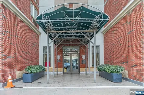 5114 City Place Edgewater NJ 07020