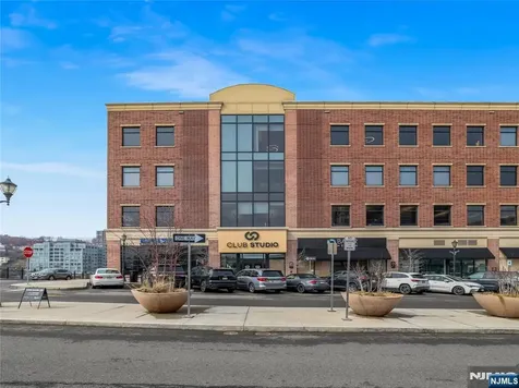 5114 City Place Edgewater NJ 07020