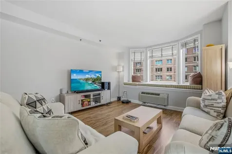5114 City Place Edgewater NJ 07020
